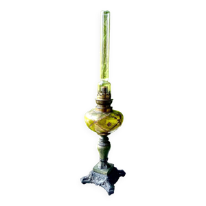 Lampe à pétrole ancienne