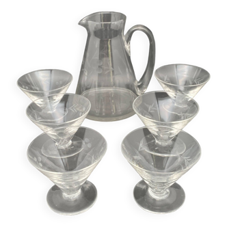 Service de verres et carafe motif ciselé fleurs