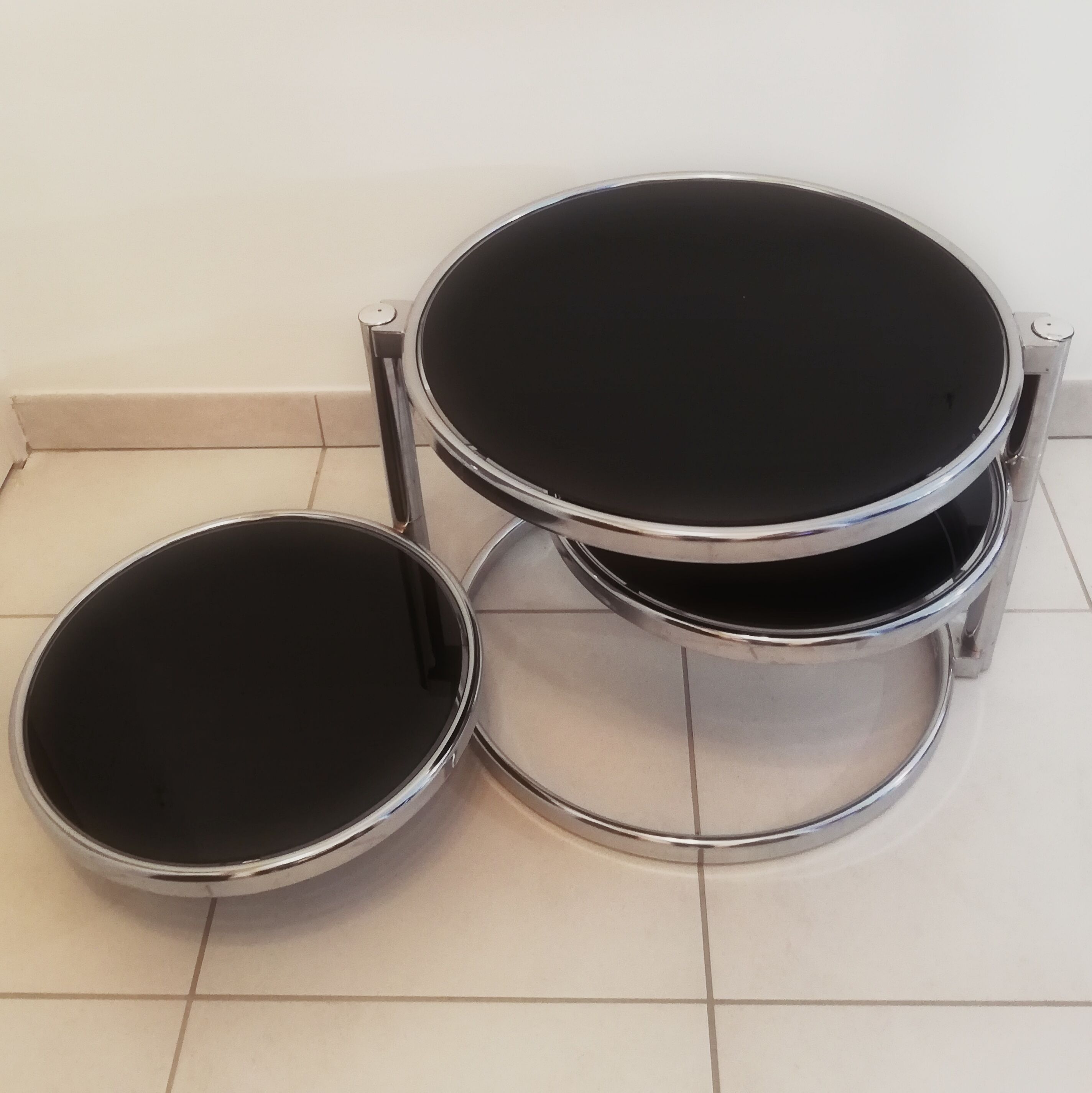 Round coffee table 3 black tempered glass trays