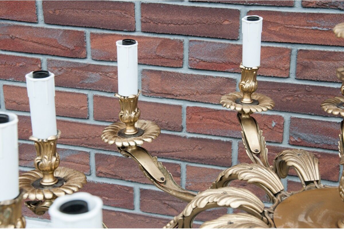 Lustre en laiton, Europe occidentale, milieu du 20ème siècle.