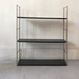 étagere murale filaire string en laiton et métal noir, design 1970