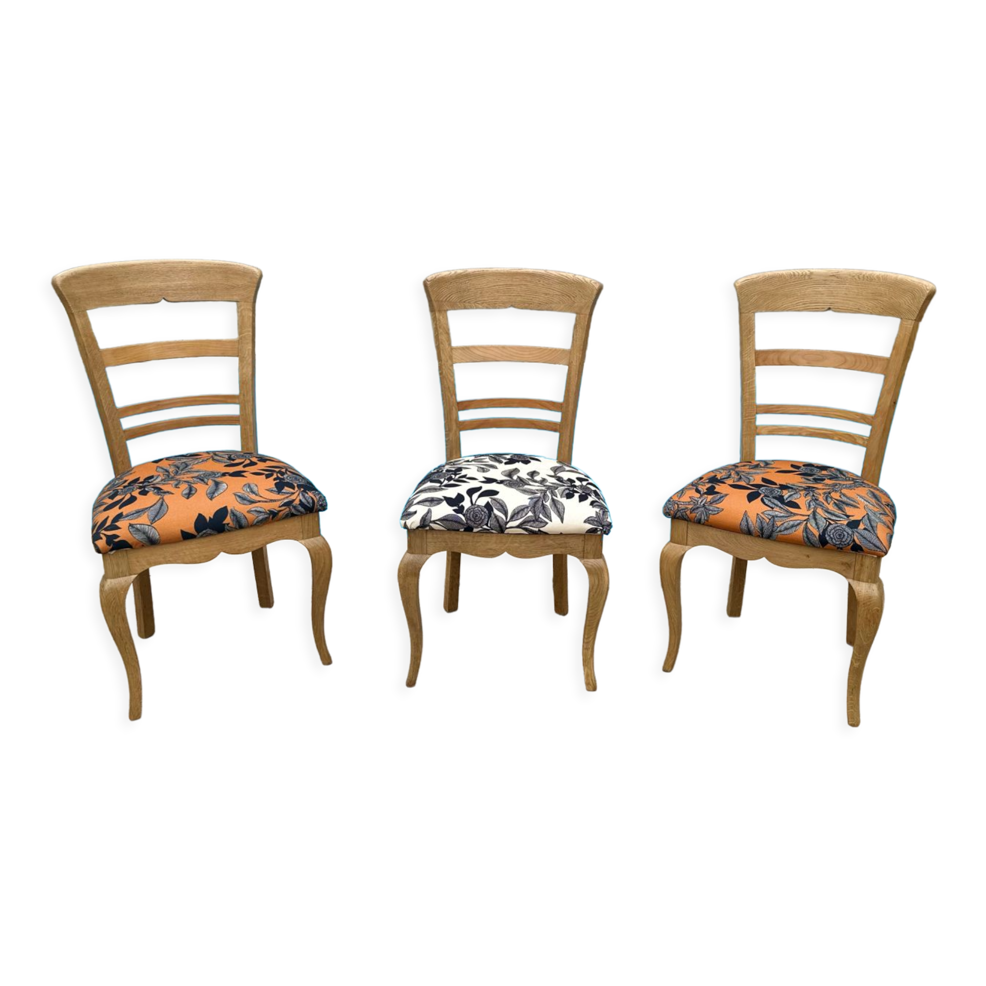 Lot of restyled chairs