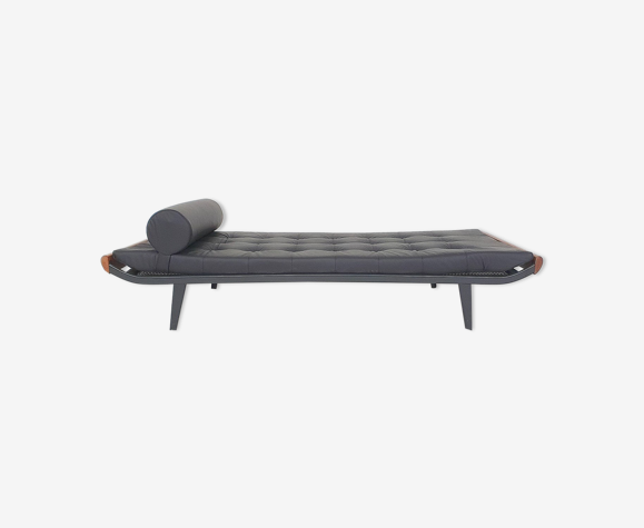 Lit cuir noir A.R. Cordemeyer pour Auping « Cléopâtre » daybed Pays-Bas 1953