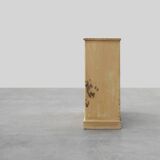 Meuble en pin du XIXe siècle provenant de Provence.