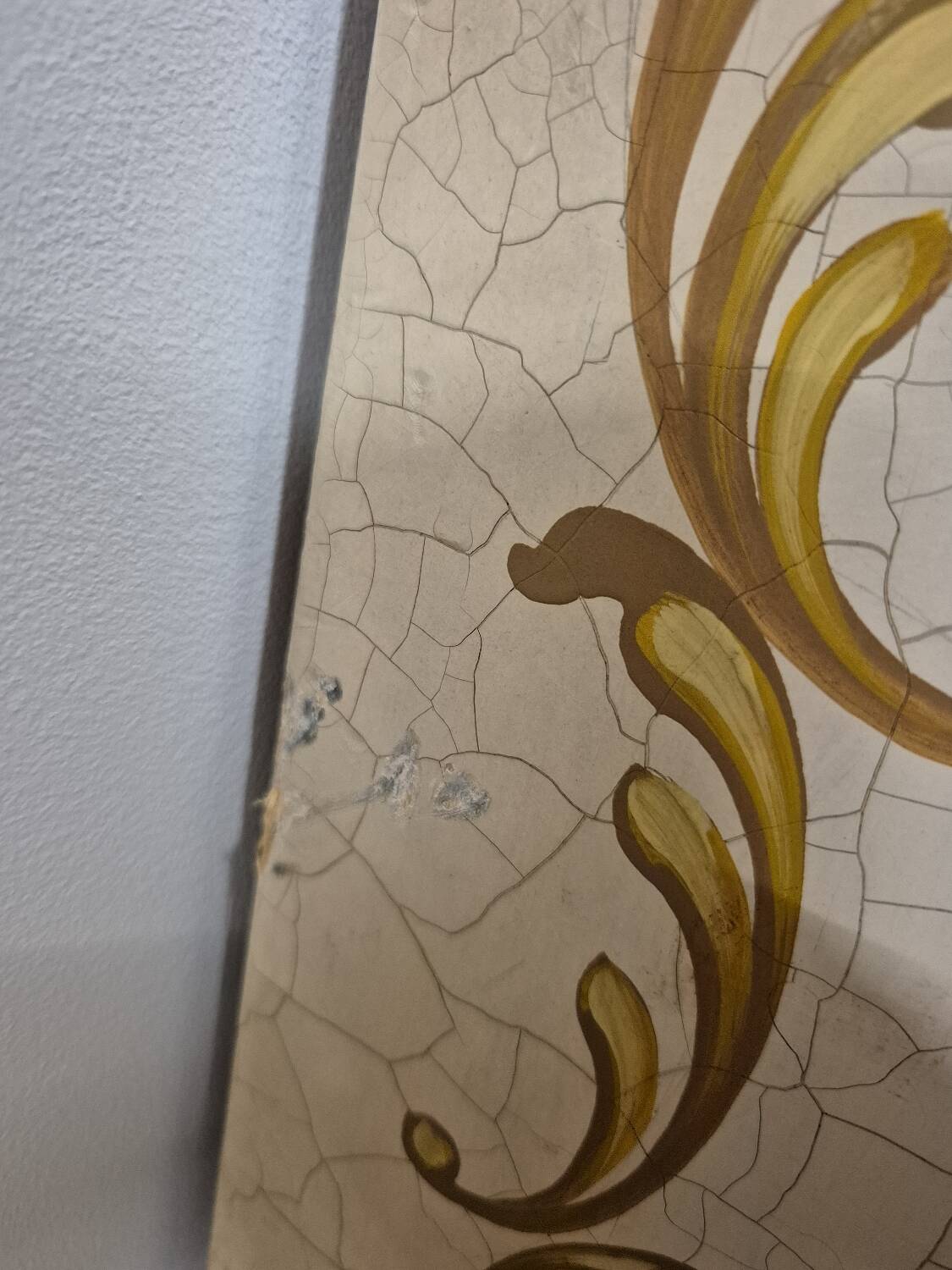 Louis XV style chest of drawers painted with flowers, Italian manufacture