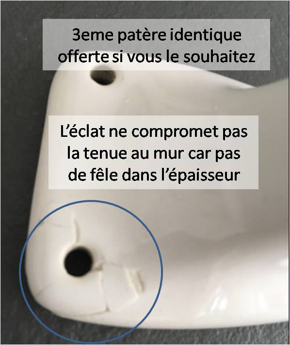 Paire de patères en porcelaine blanche rétro