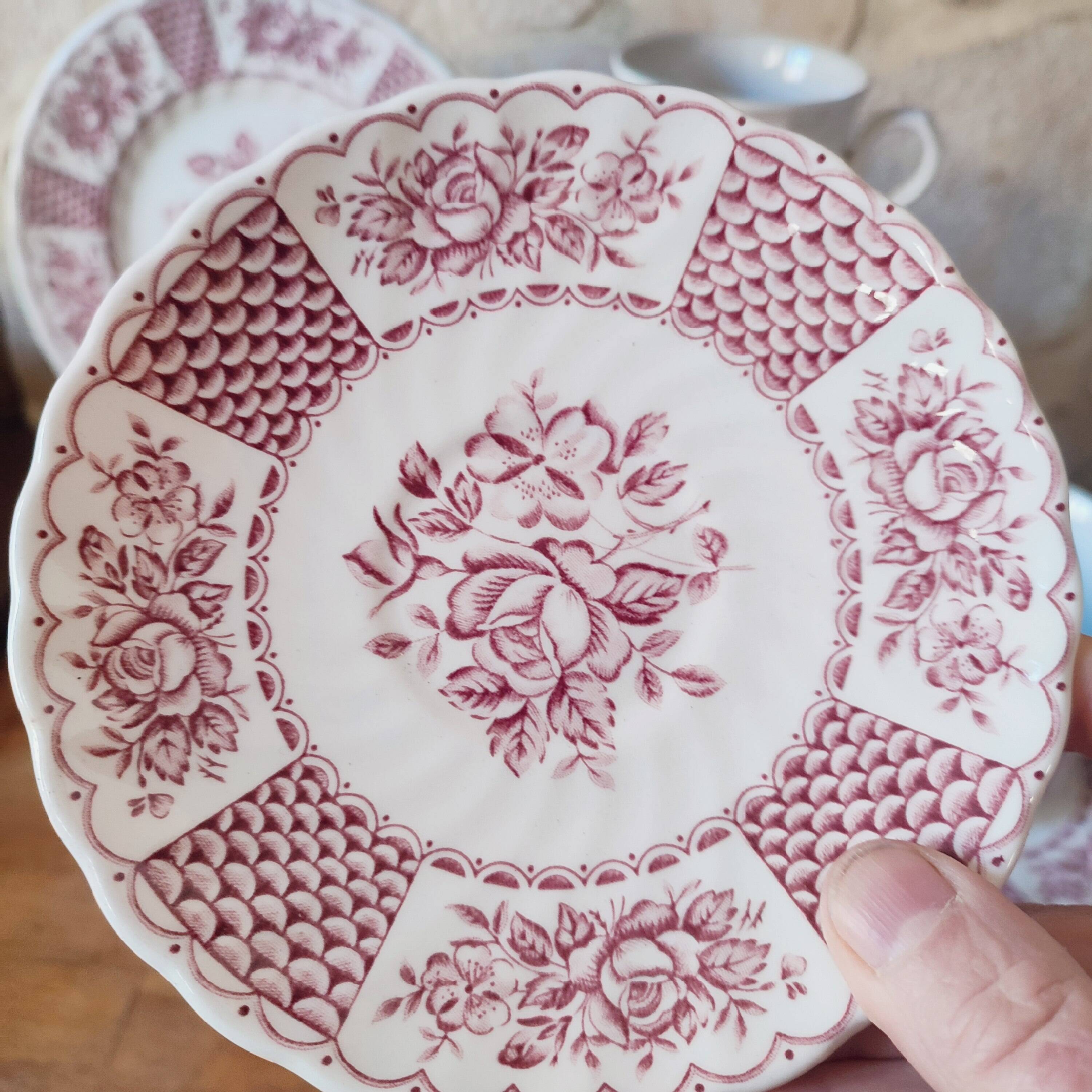 Churchill 24-piece earthenware dessert service, the Georgian collection