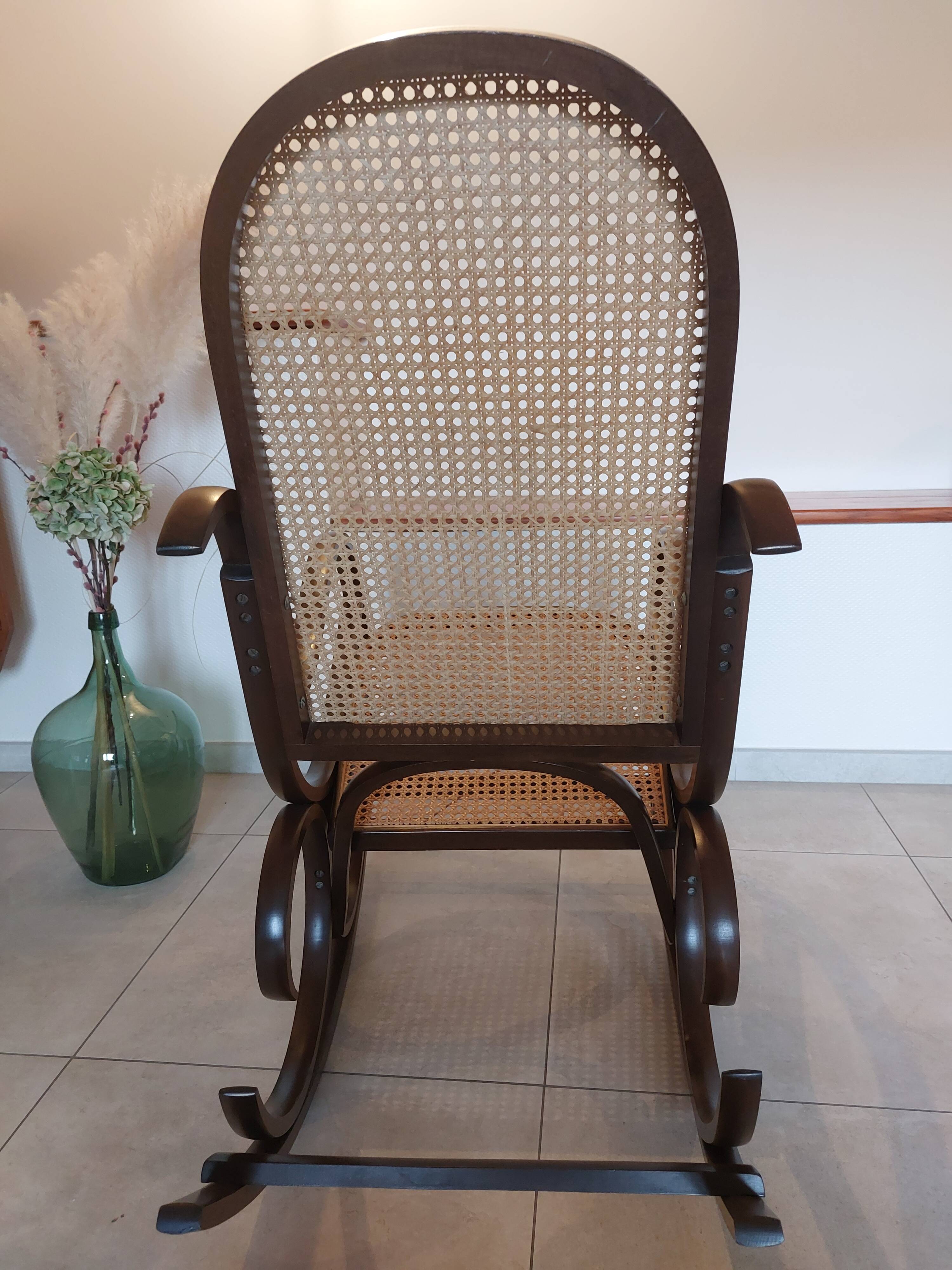 Rocking-chair en bois courbé