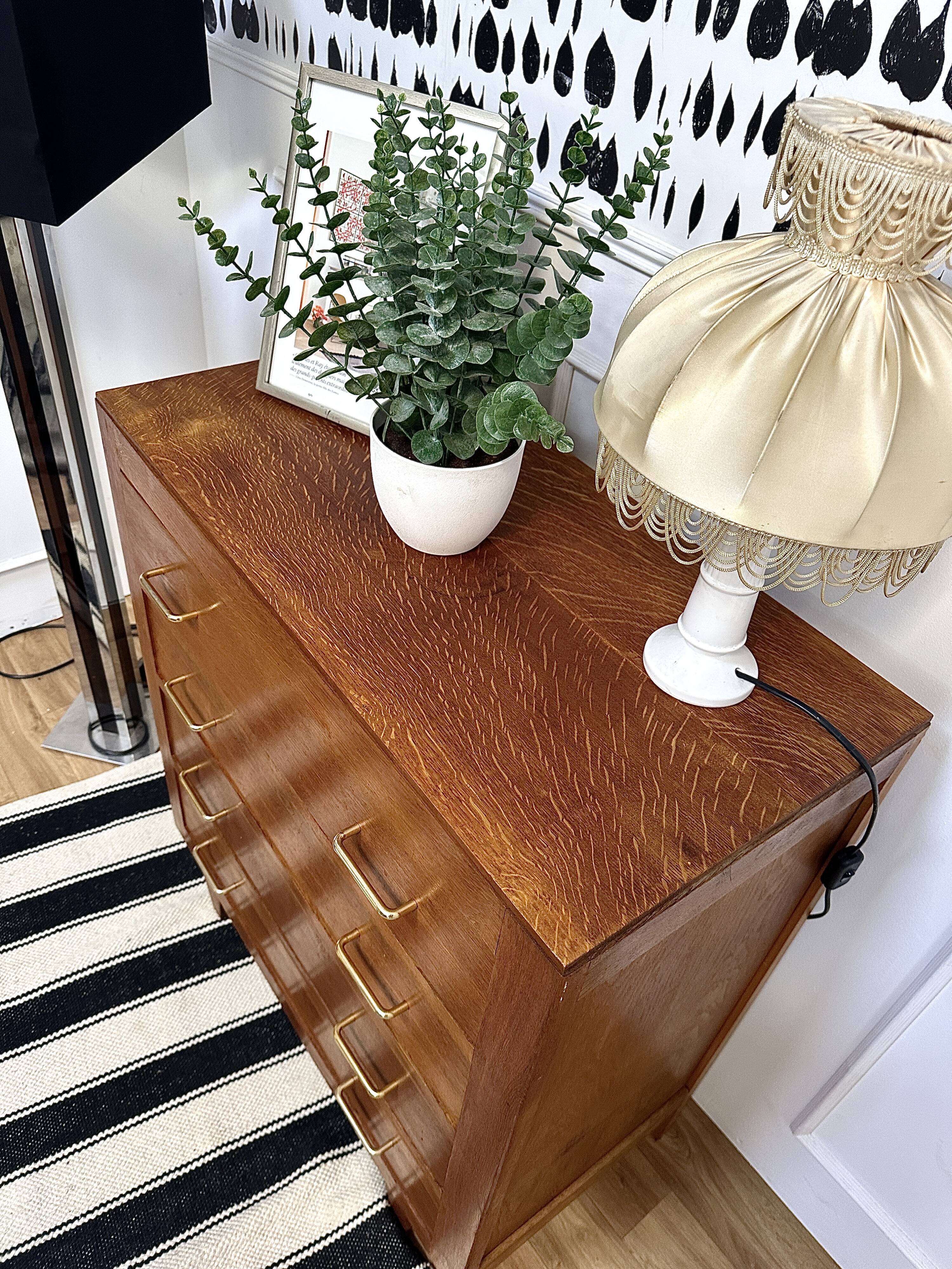 Vintage chest of drawers bobbin feet