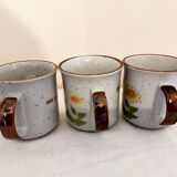Set three flowered sandstone mugs