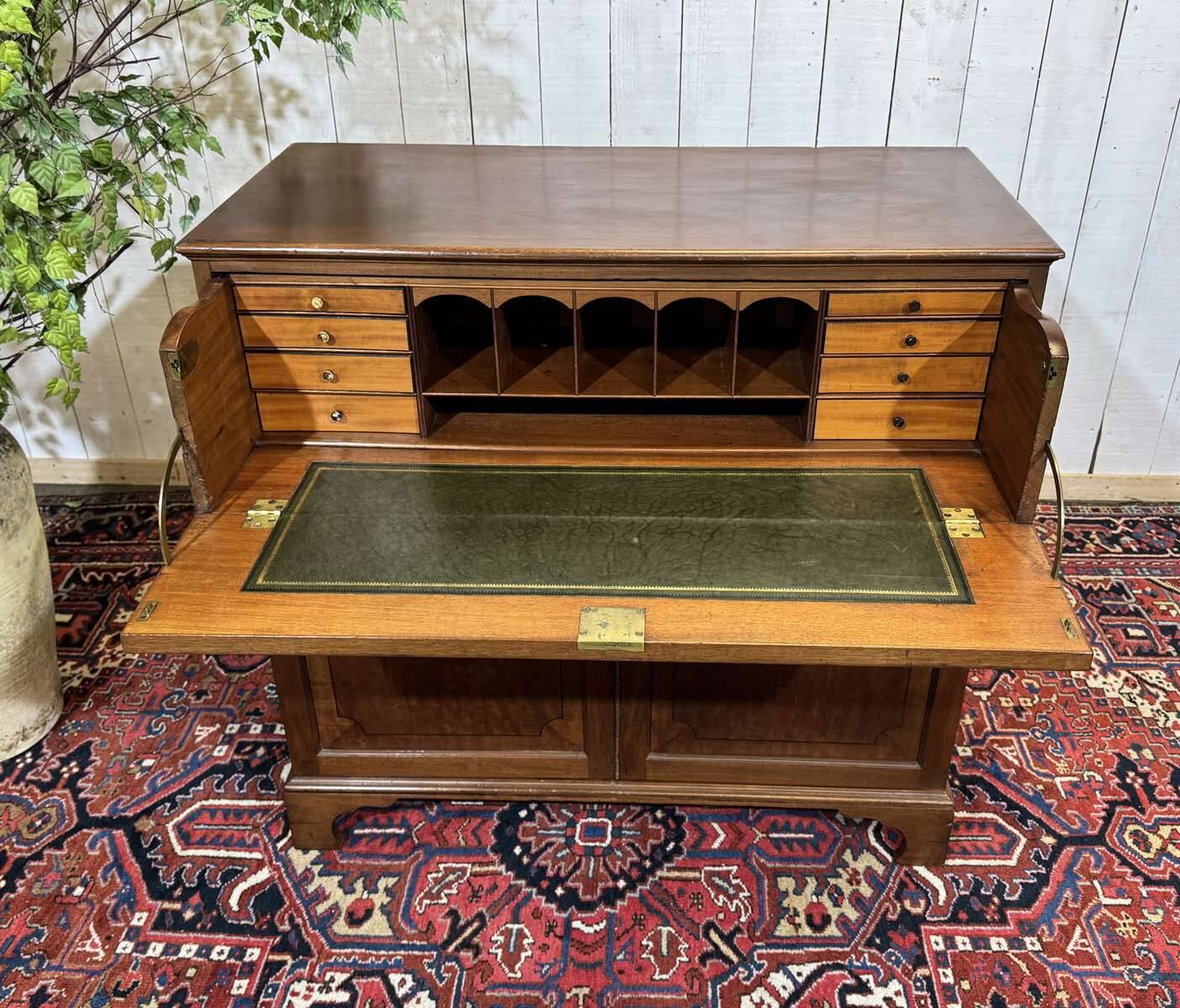 Commode secrétaire anglaise 19ème en acajou