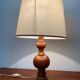 Lampe en bois vintage
