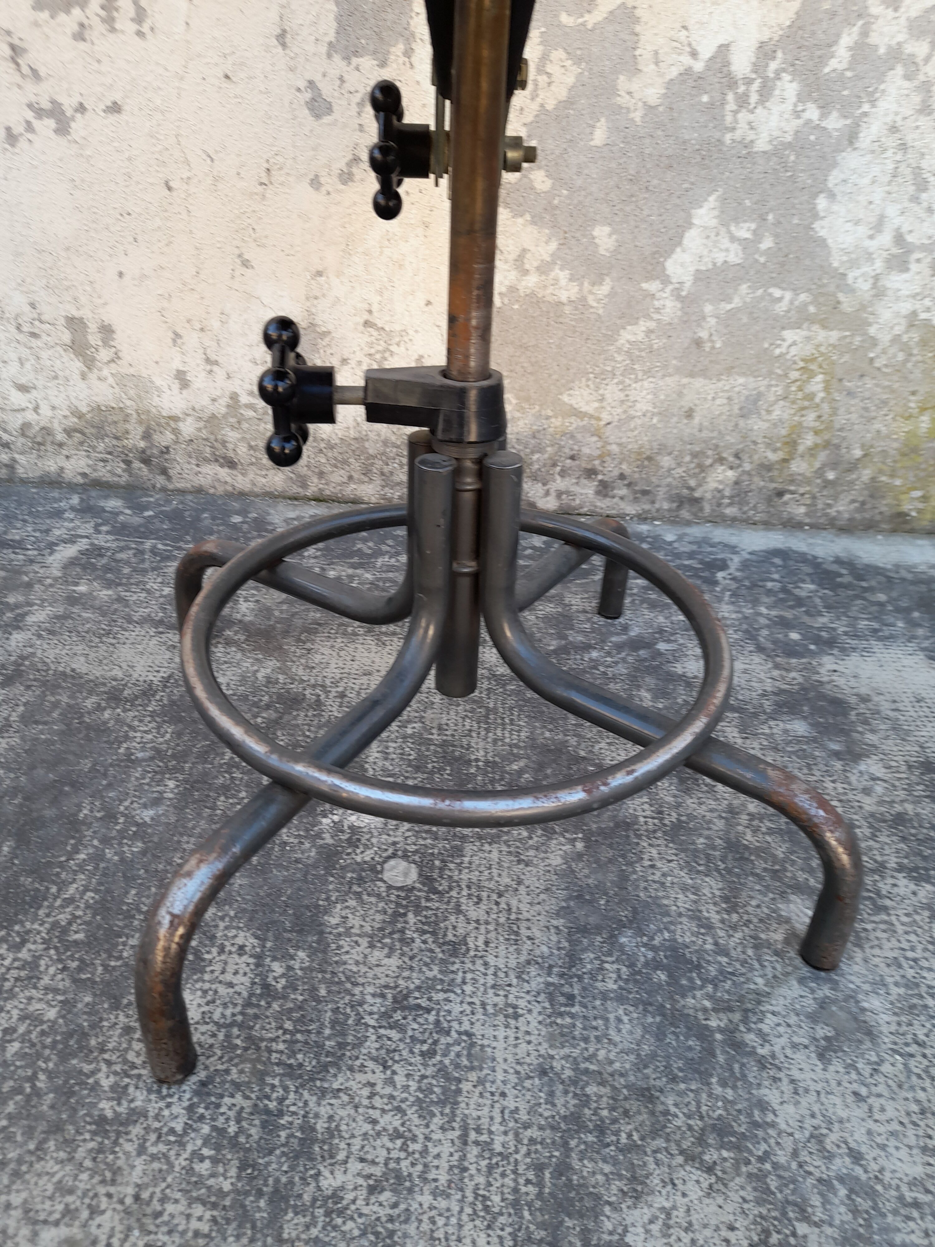 Chaise d'atelier réglable vintage années 50