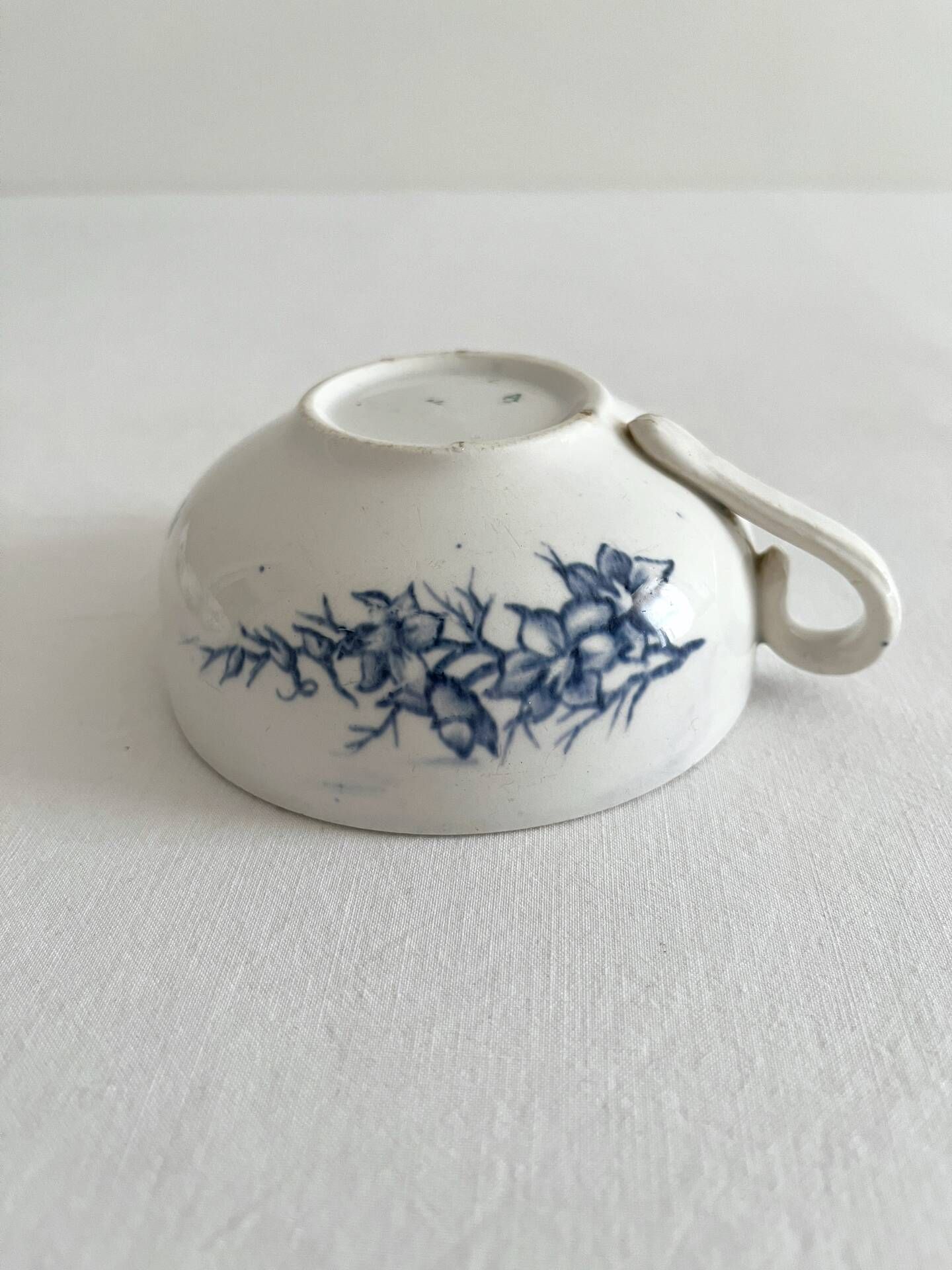 Antique ironstone cup "Carmen" Sarreguemines