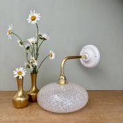 Applique, abat-jour ancien en verre de Clichy blanc