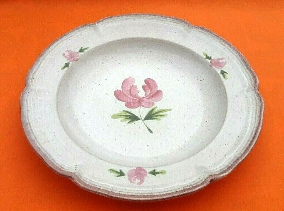 Hollow dish of round service polylobed Faience of Niderviller (Moselle)