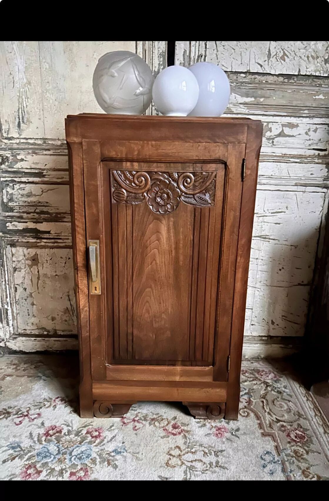 Art Deco walnut buffet – The elegance of the 1930s