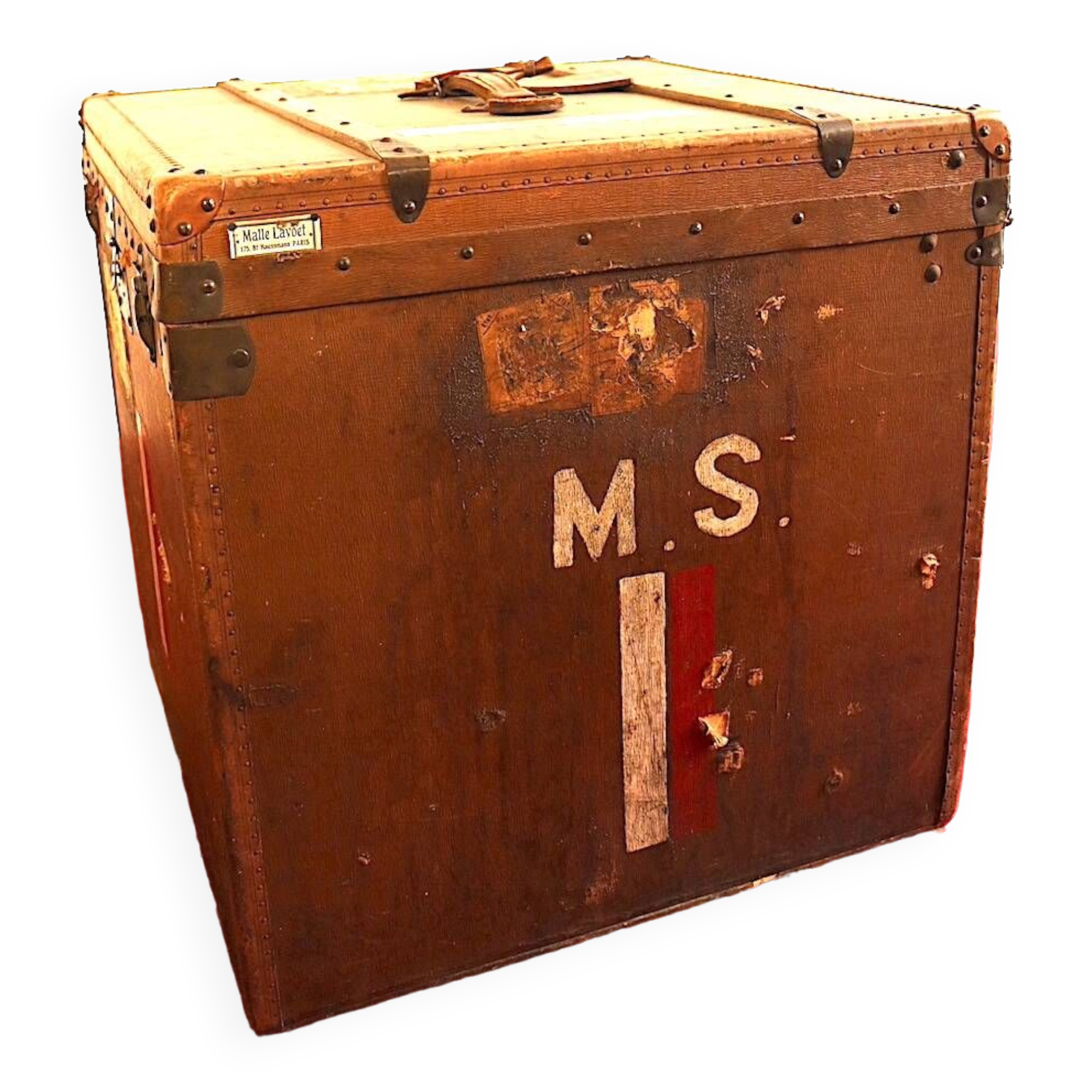 Lavoët hat trunk