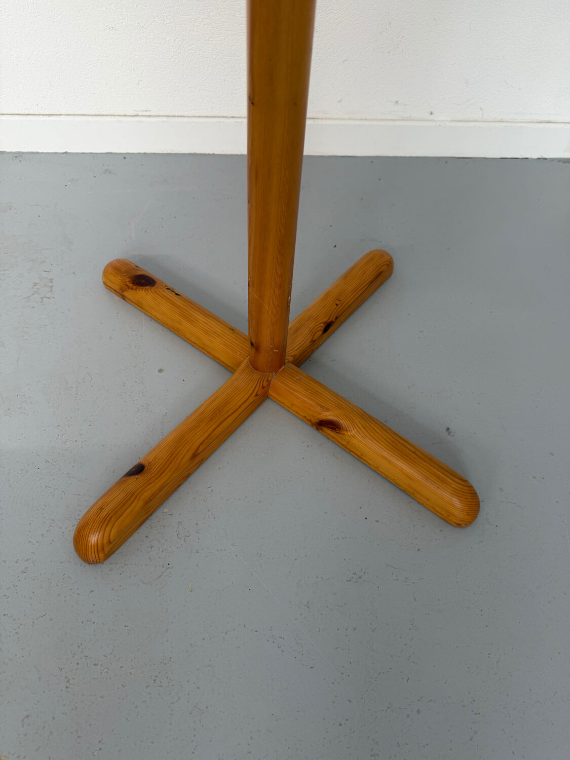 Vintage solid pine coat rack designed by Reiner Daumiller from the 1970s.