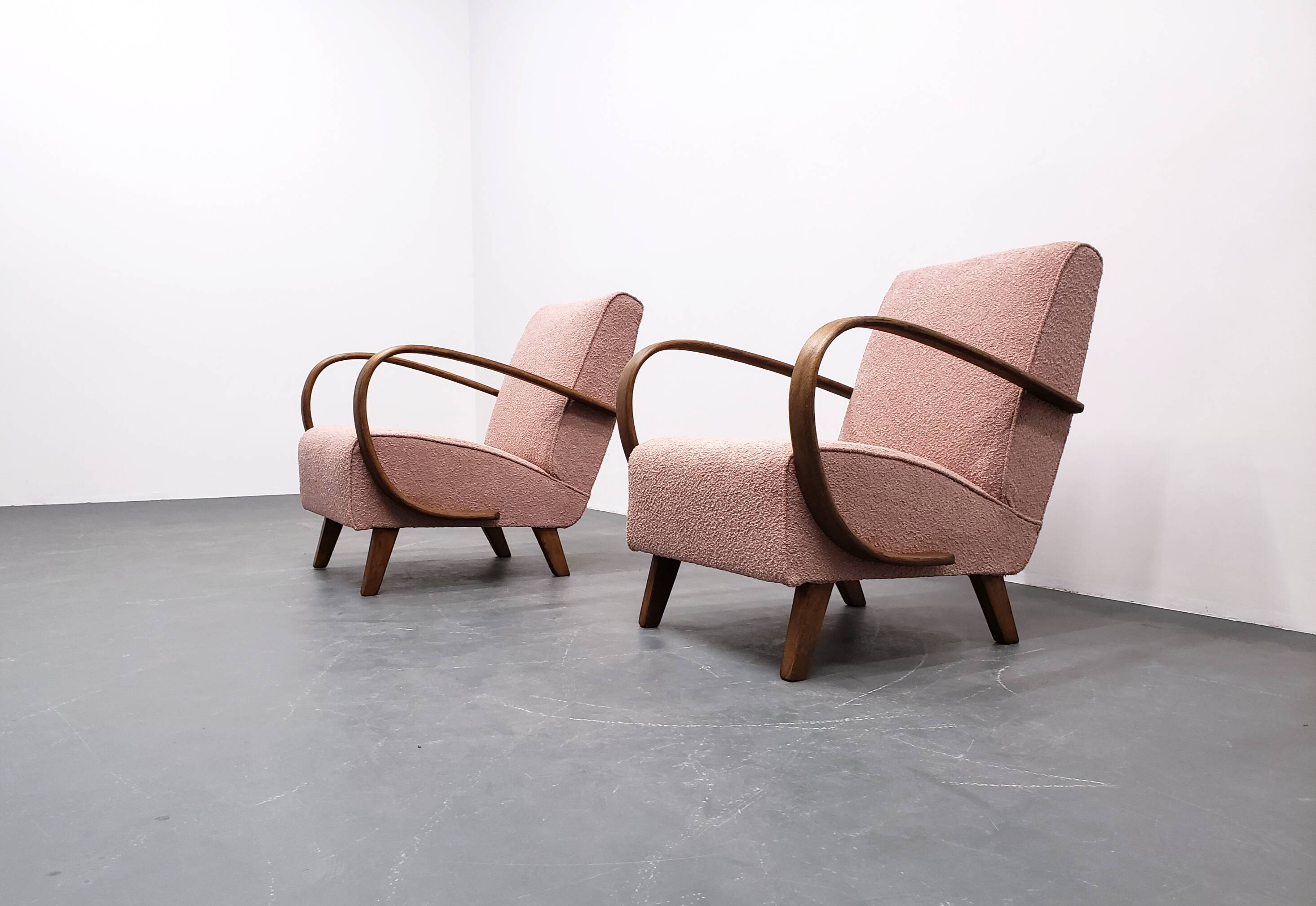 1930 Jindrich Halabala Bentwood Armchair in Pink Boucle