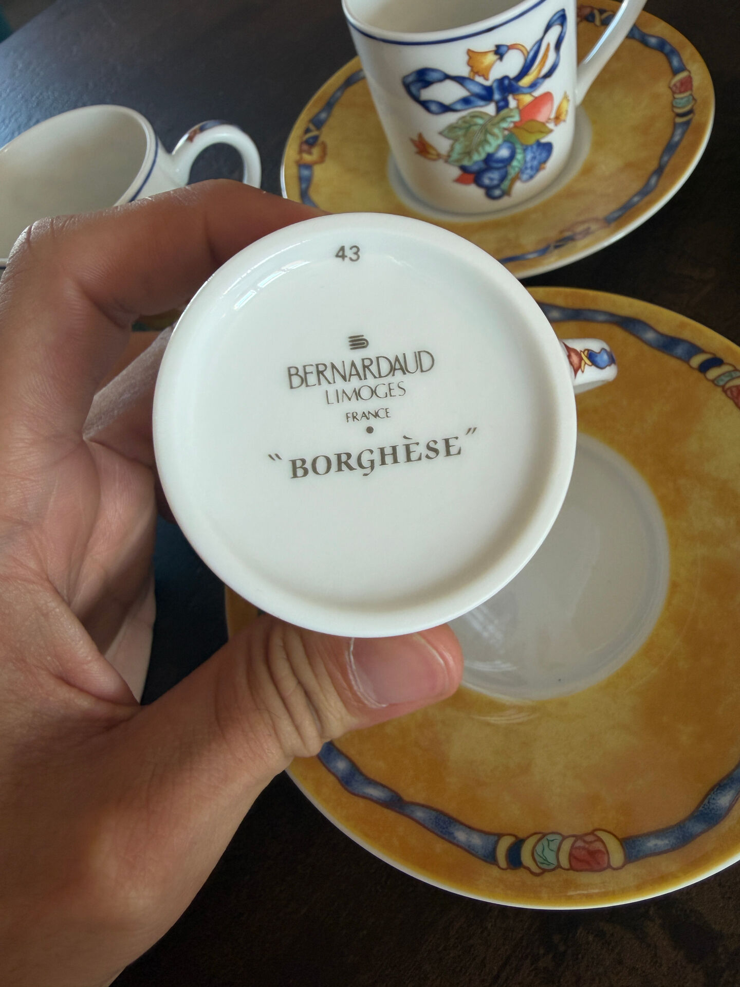 Bernardaud Limoges Borghèse – 5 cups + 4 saucers in porcelain