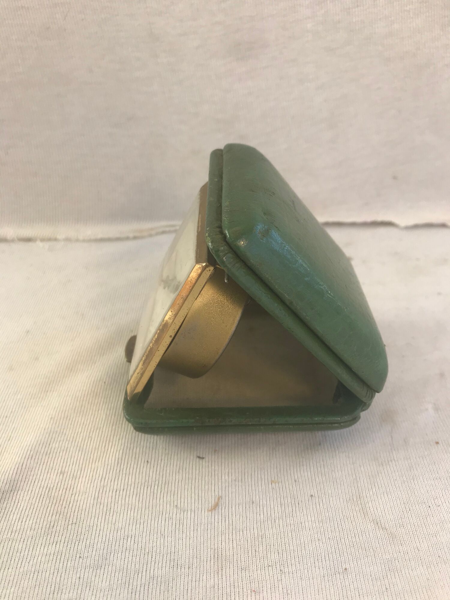 Old TRAVEL Awakening TRIUMPH 2 Jewels Laiton - Vintage Green Case