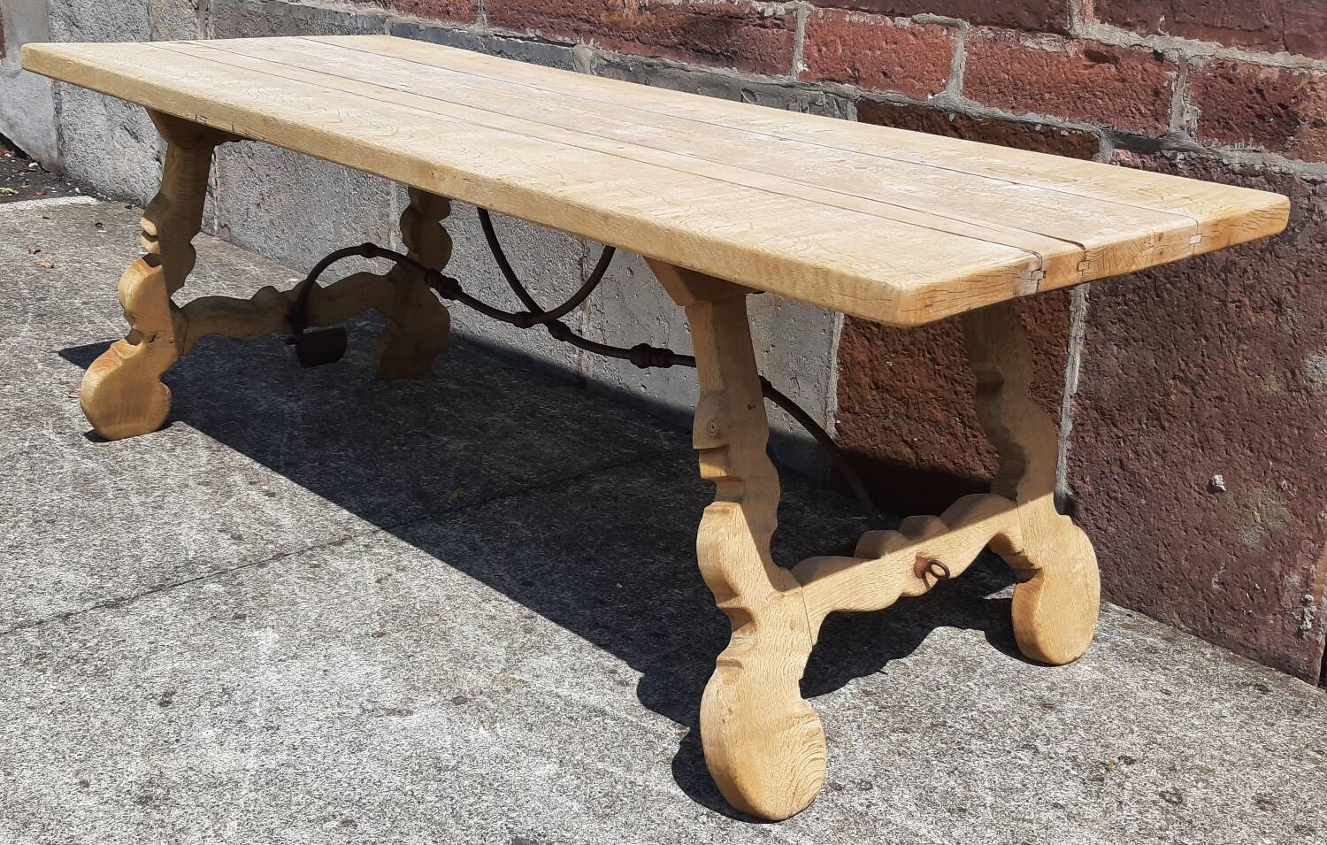 Oak farmhouse table with lyre legs. (Spanish table)