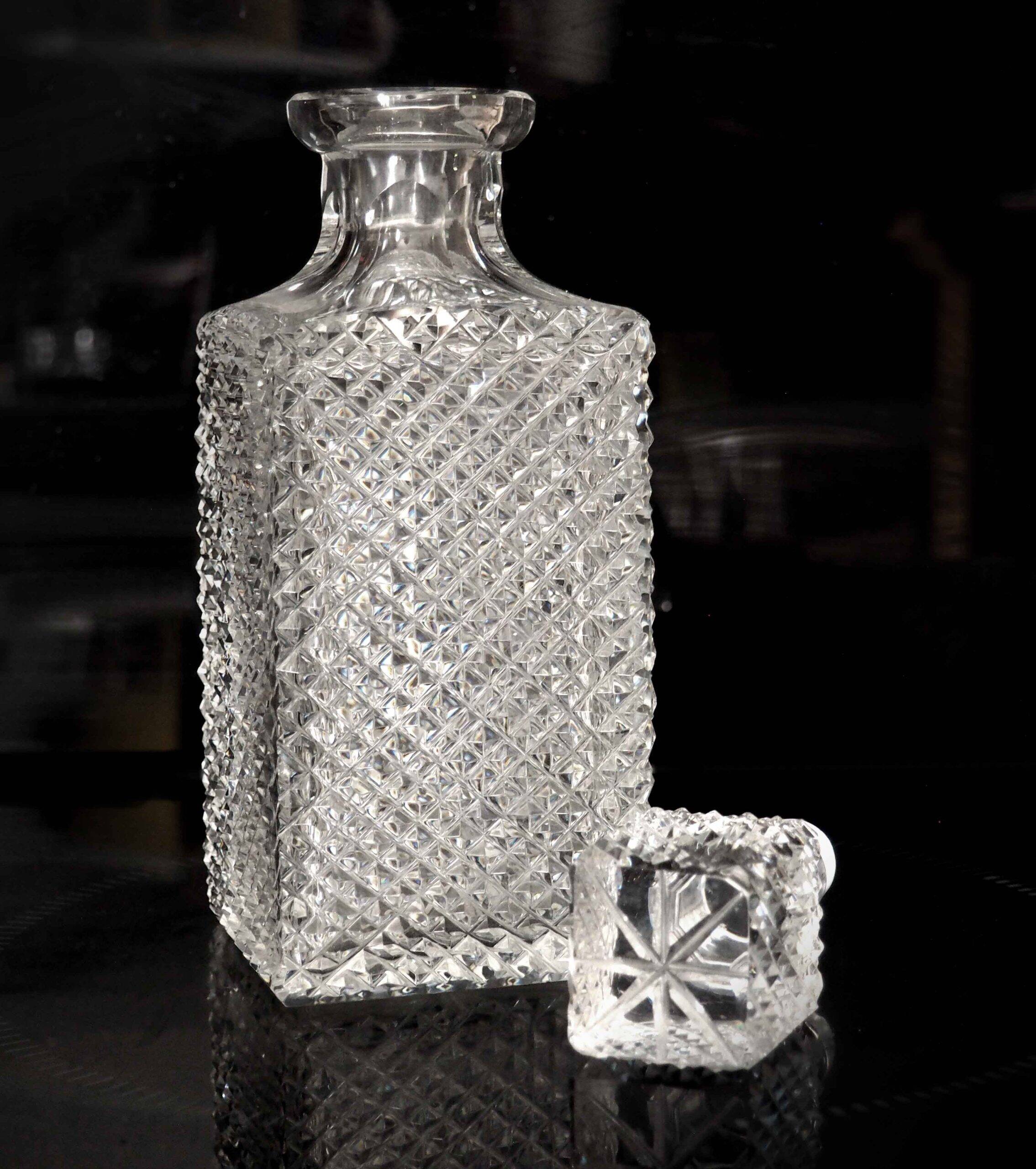 Crystal whisky decanter with mini spike pattern