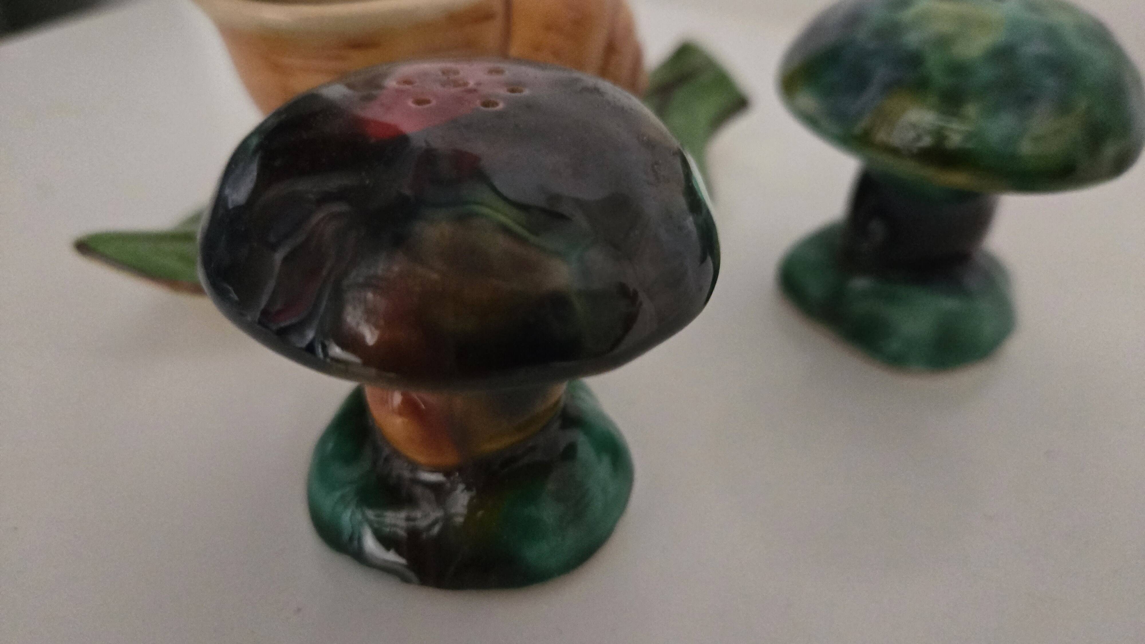 Mustard, pepper, and salt service