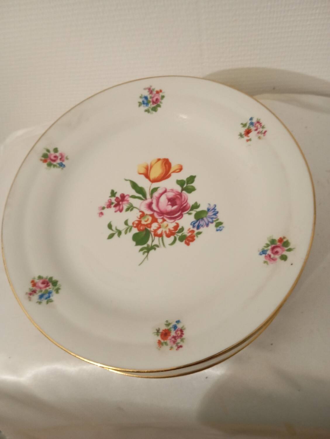 Set of 6 dinner plates and 6 dessert plates.