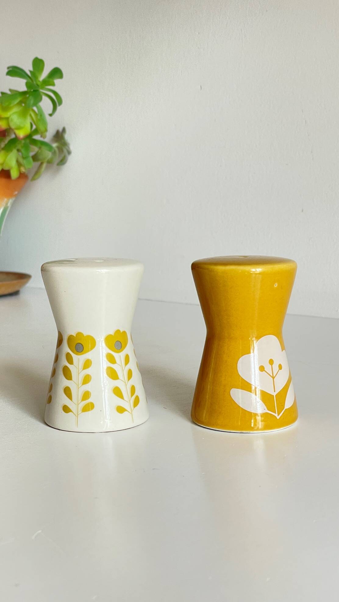 Salière et poivrière céramique esprit scandinave vintage