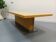 Grande table design Chi Wing Lo pour Giorgetti Italie