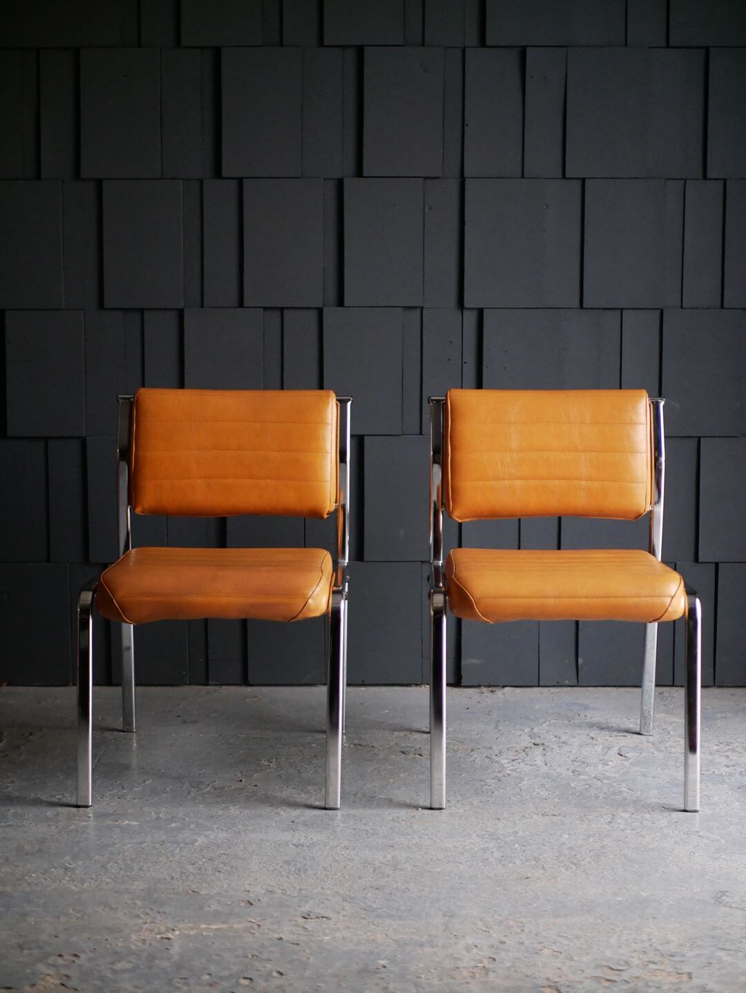 Pair of 70s design chairs