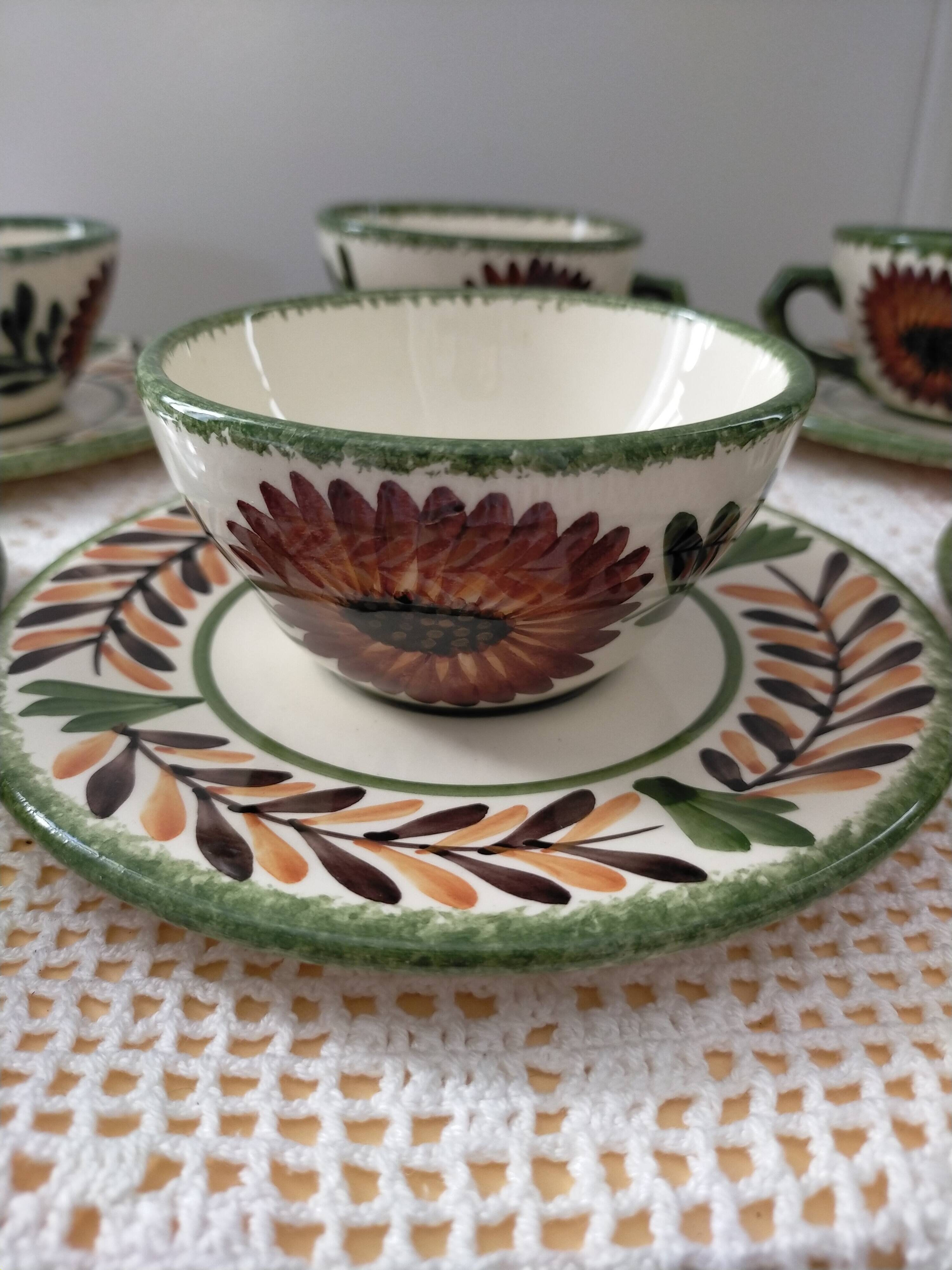 Coffee or tea service 6 cups and saucers