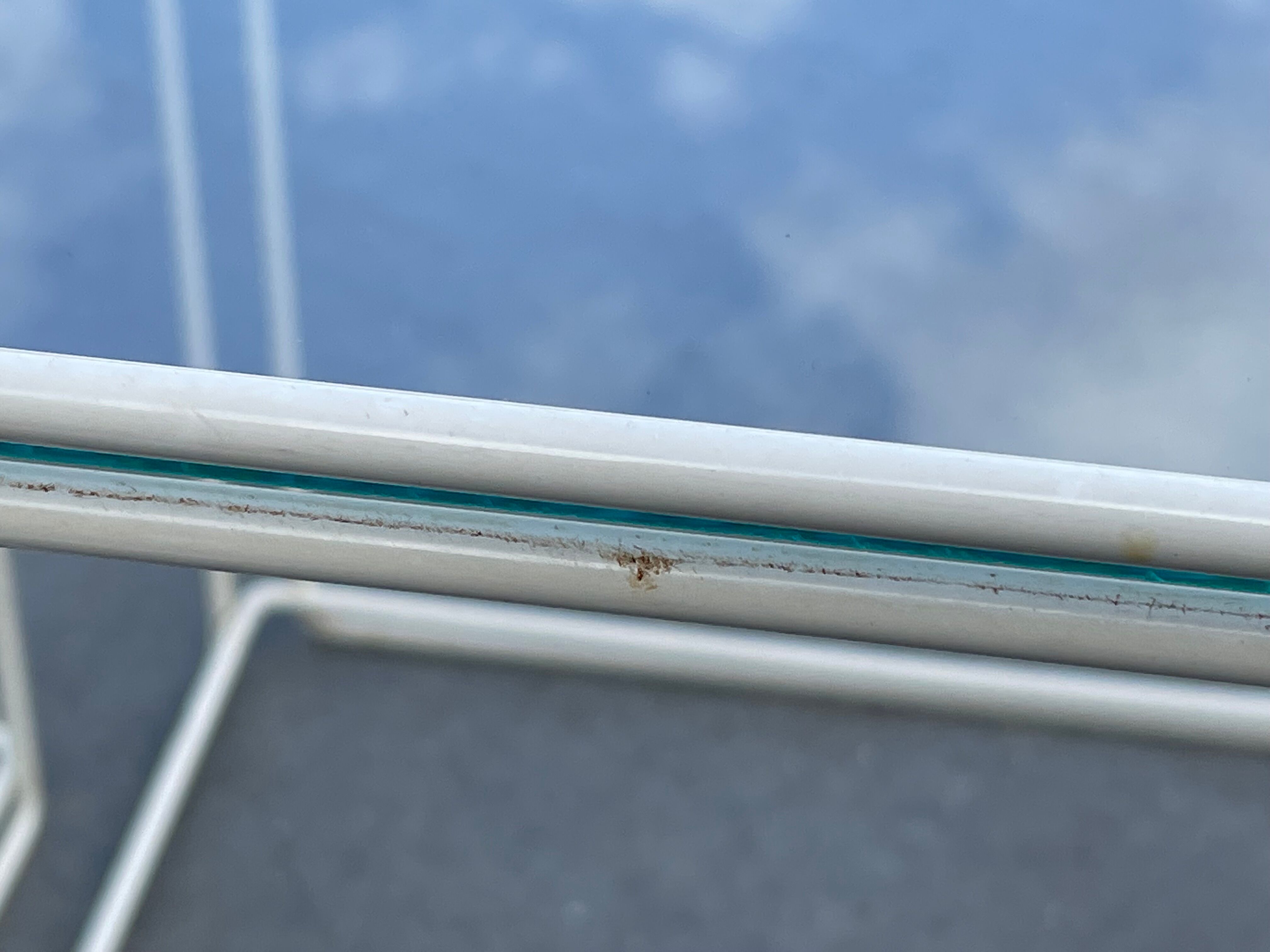 Tables gigognes design Max Sauze éditées par Iscocèle