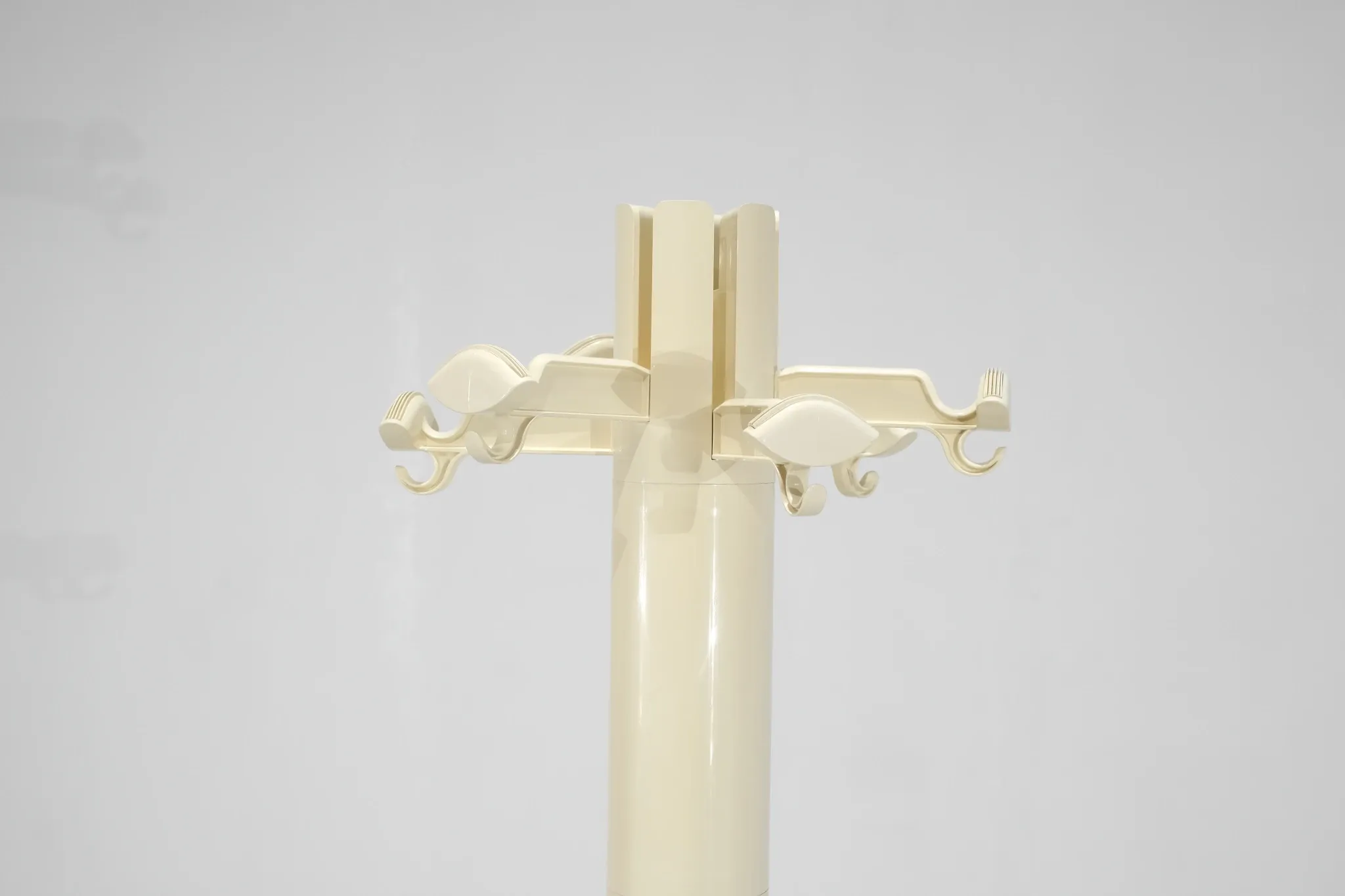 Coat rack "Planta" designed by Giancarlo Piretti for Anonima Castelli.