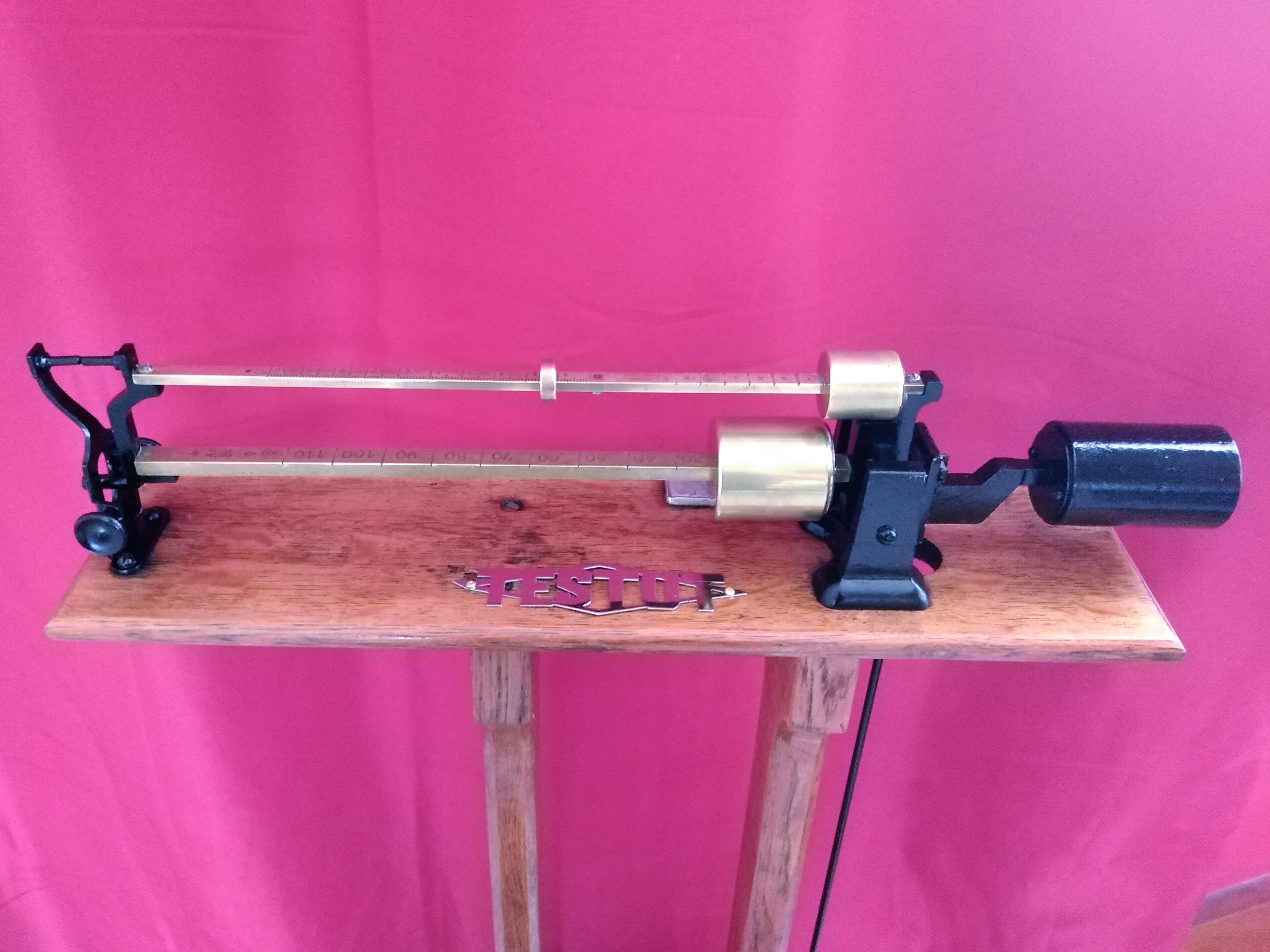 Weighs old person TESTUT