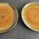 Lot de 2 assiettes en grès St Amand : 70’s