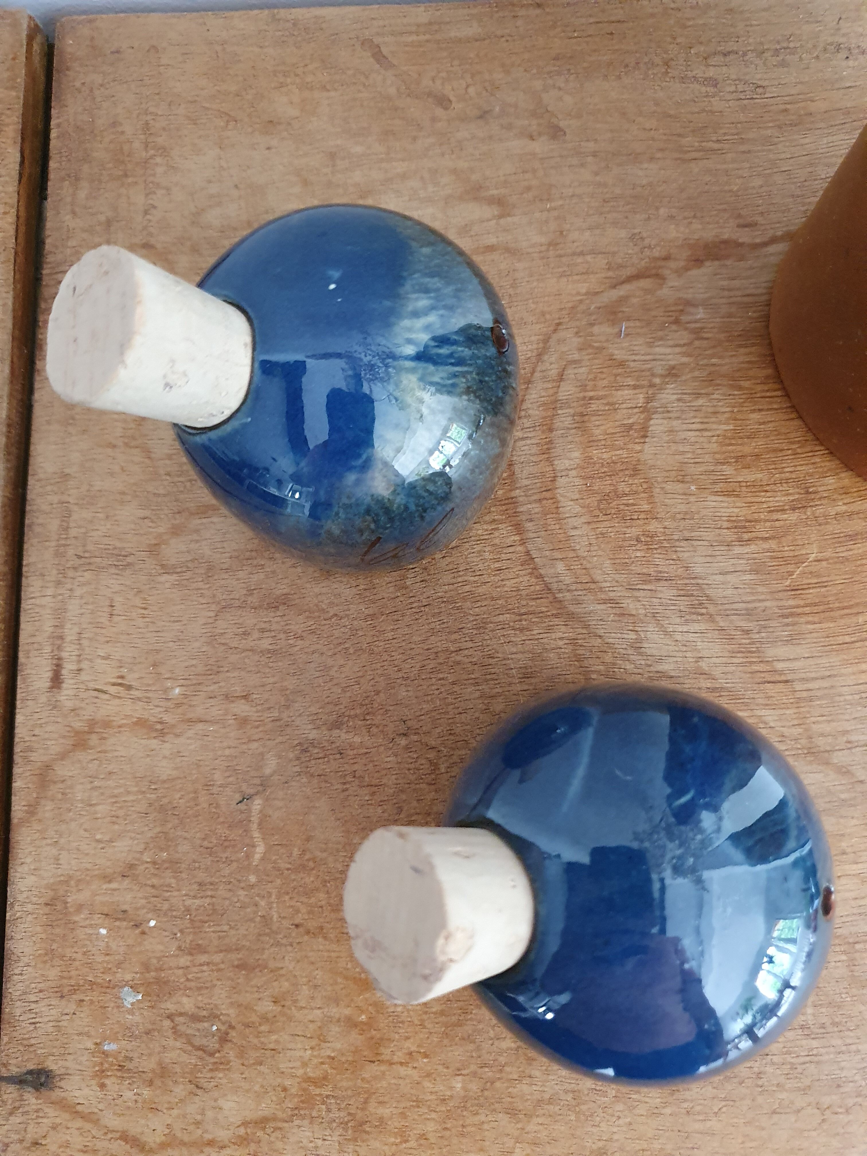 Salt and ceramic pepper service