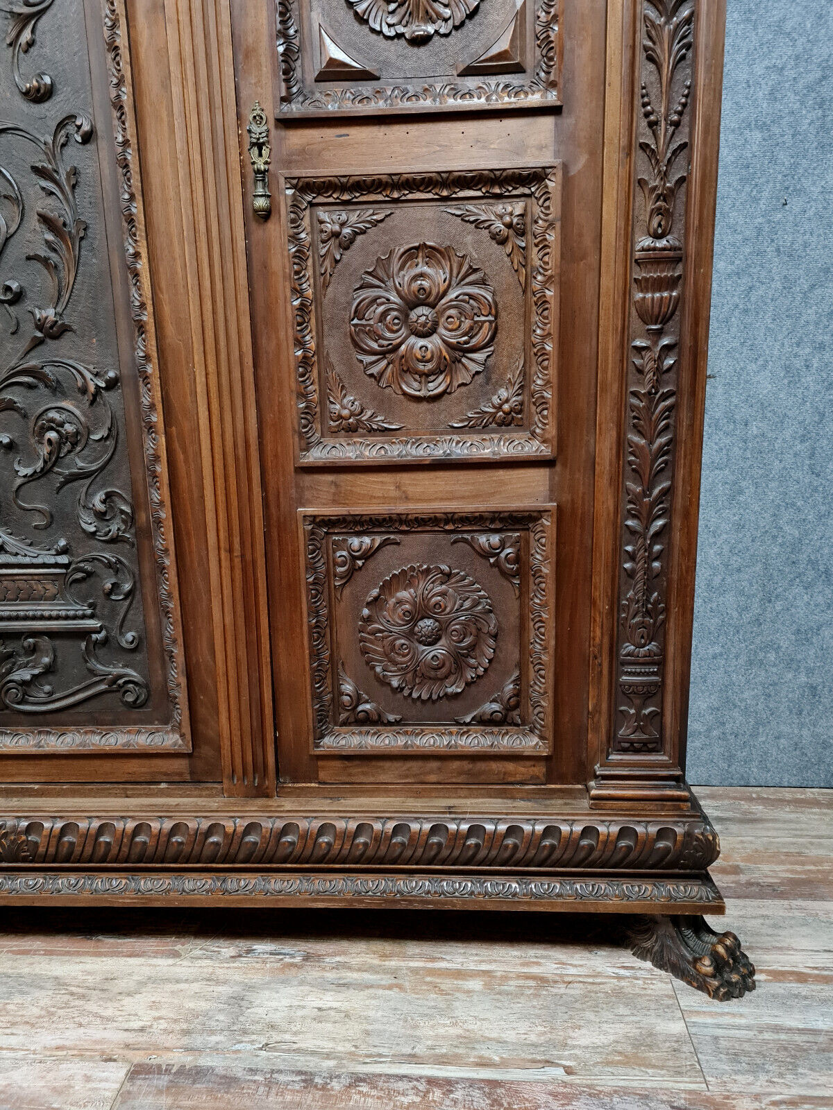 Renaissance style wardrobe in solid walnut circa 1850-1880