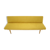 Canapé du milieu du siècle conçu par Miroslav Navrátil, années 1960.