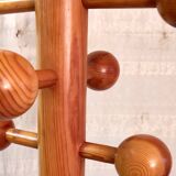 Modernist coat rack in solid wood - mid 20th century.