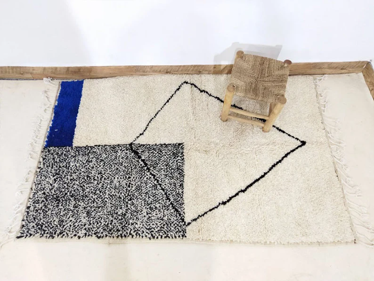 Handmade moroccan berber carpet 174 x 109 cm