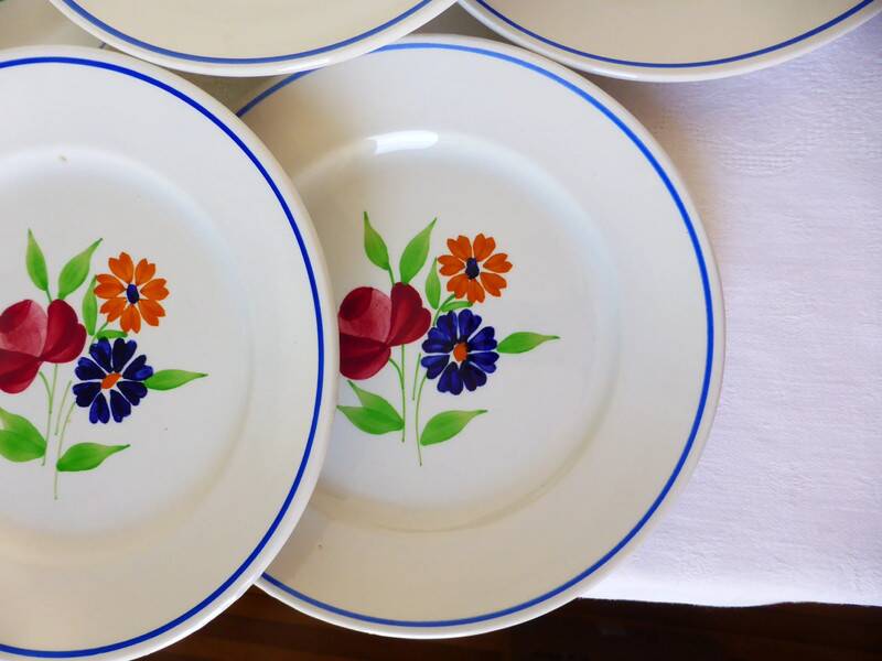 6 vintage dinner plates from the Badonviller factory