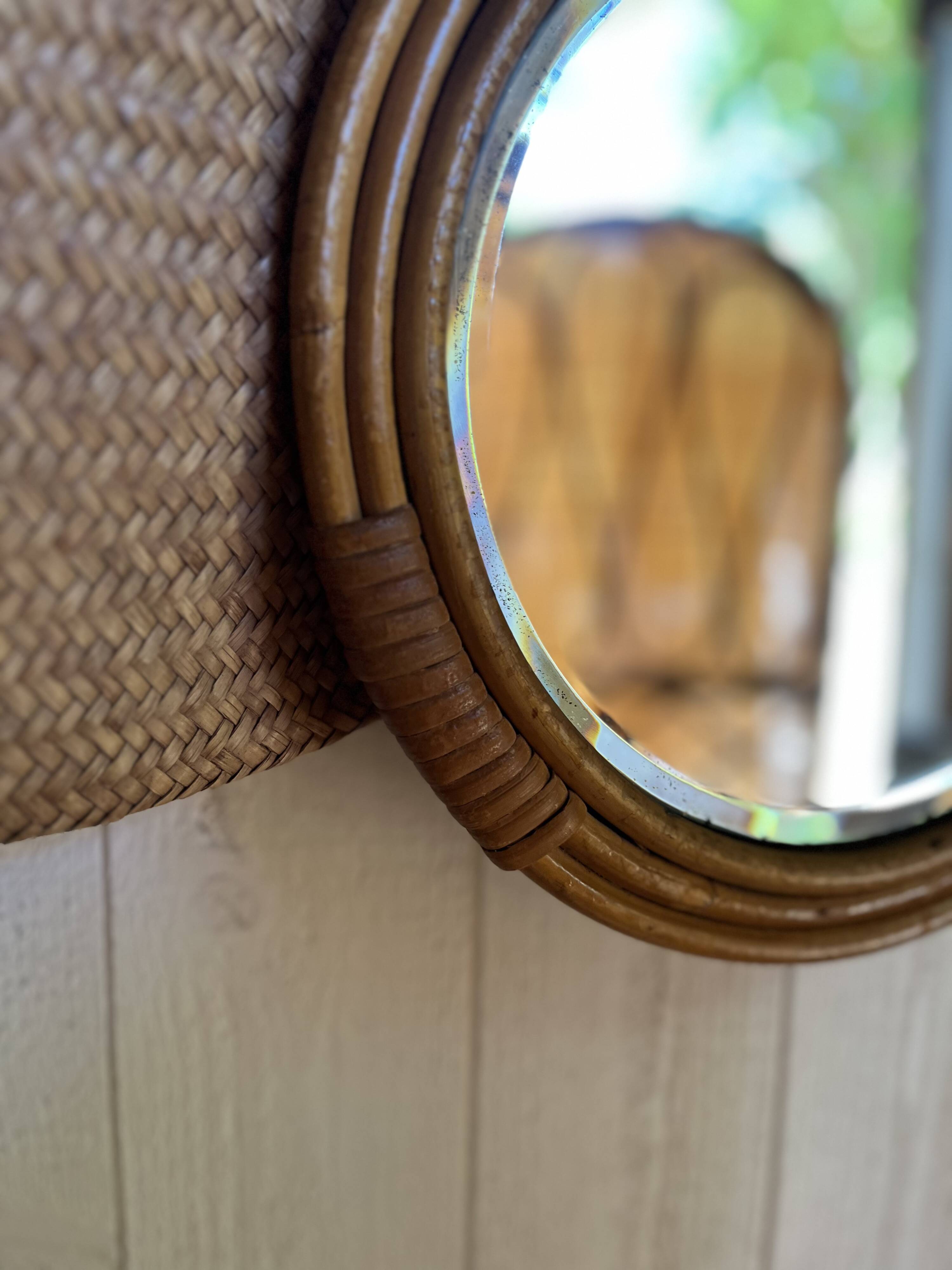 Miroir vintage en rotin