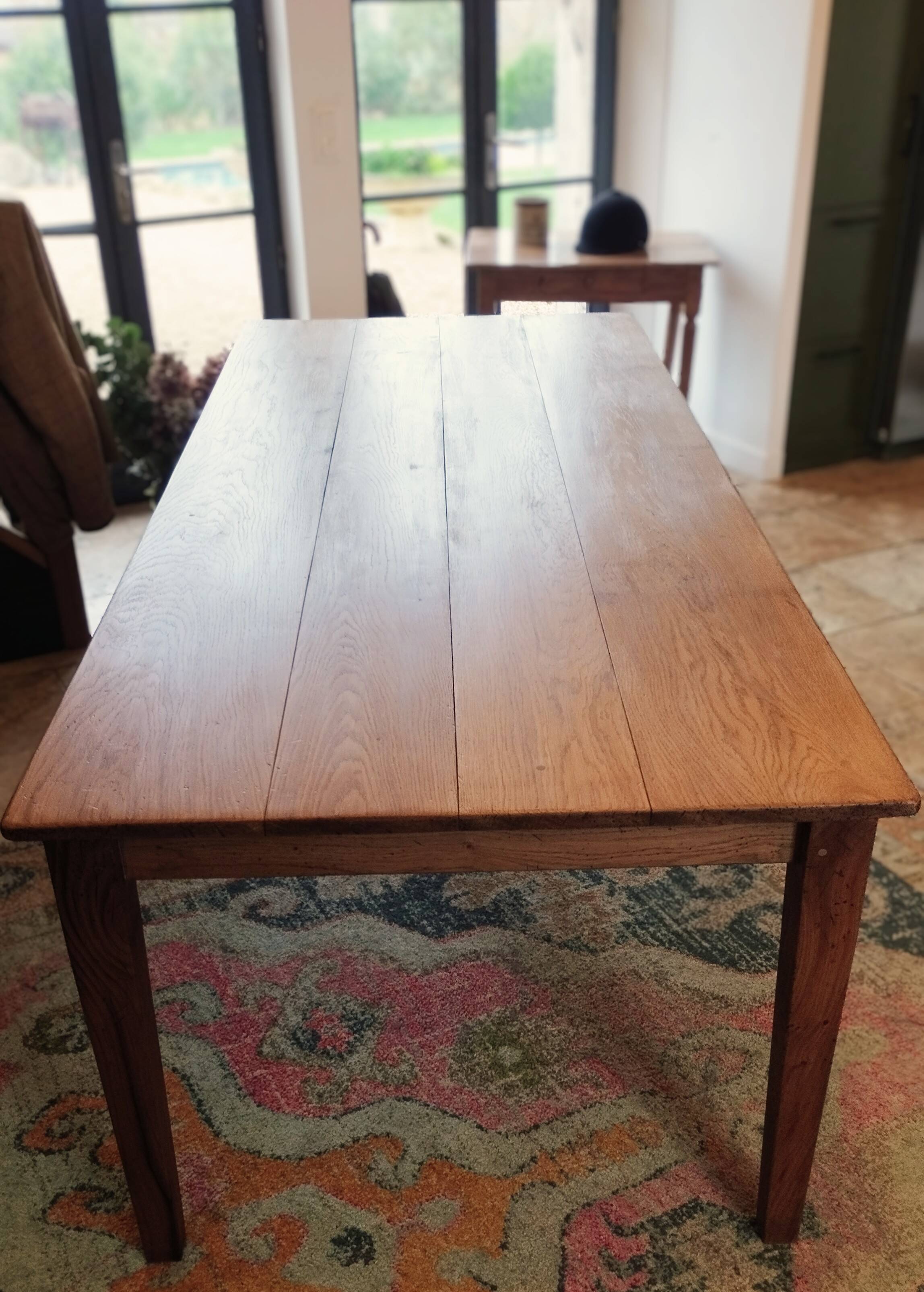 Table de ferme en chêne massif Français.240 x100 patiné avec deux tiroirs.