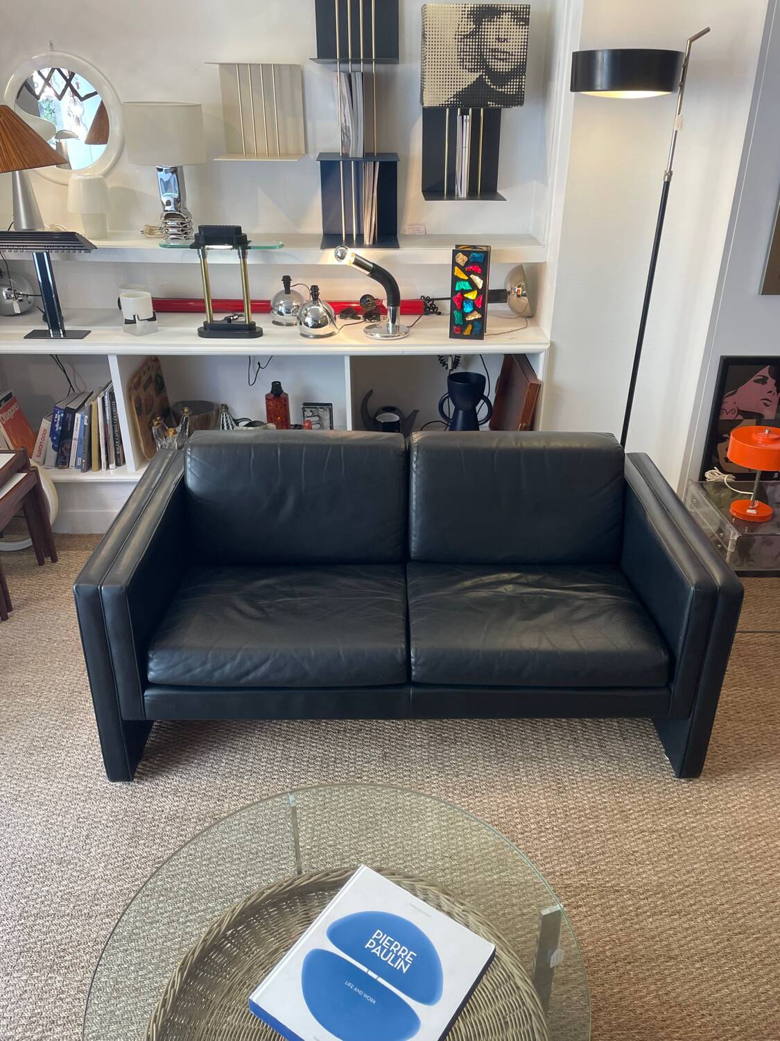 Leather sofa Mobilier International