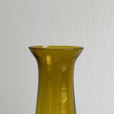 Vase soliflore en verre jaune ambré translucide, pied en forme fleur stylisée