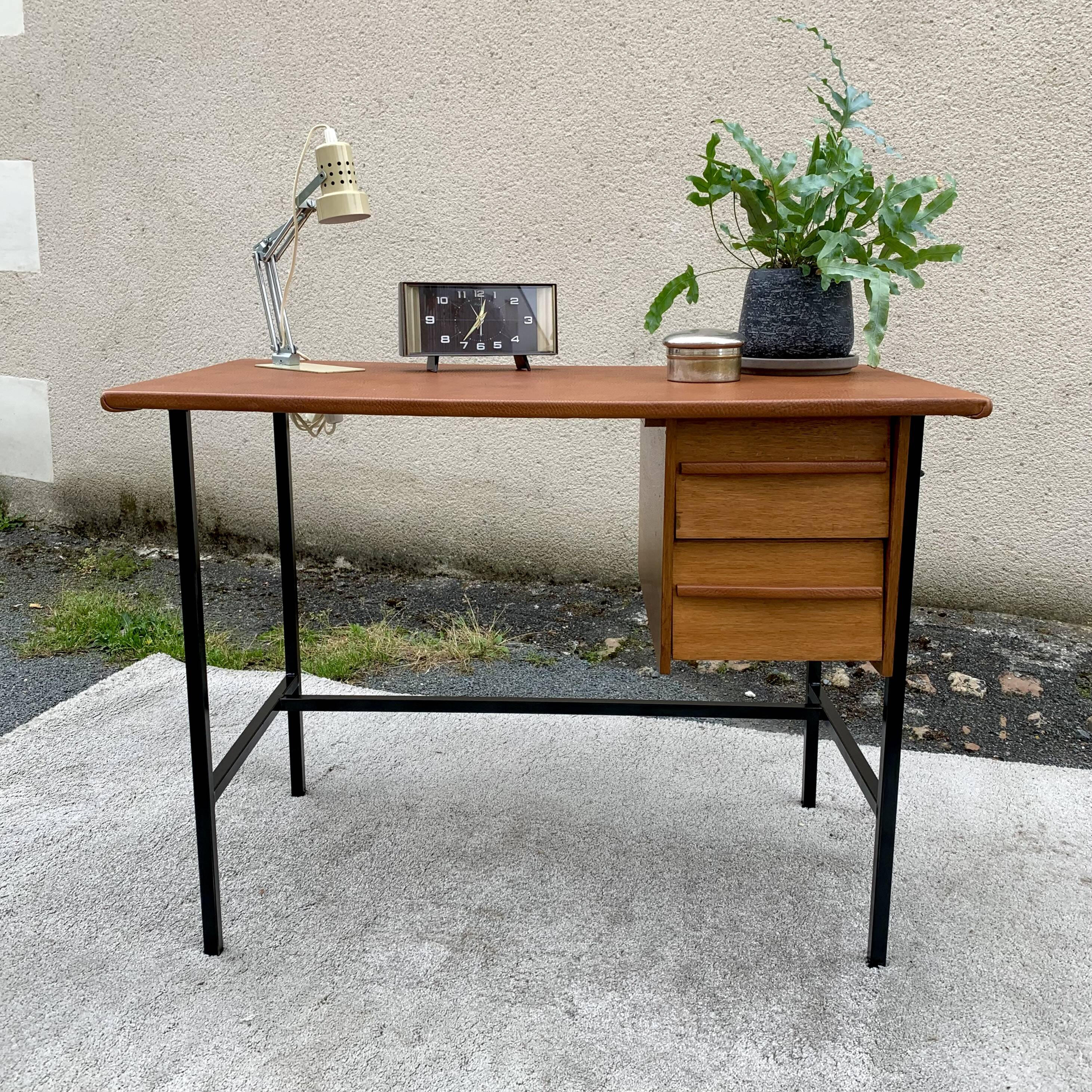Desk with 2 drawers, leather top, Havana, 1950.
