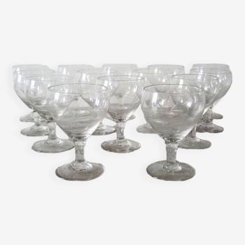 14 Anciens Verres à Pied Décor Gravé de Blé